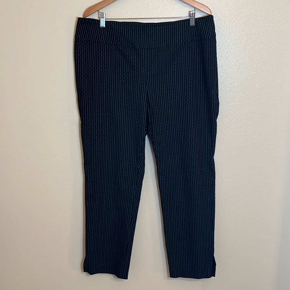Nic + Zoe Black Plus Size Crop Pant